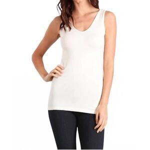 NEW M.RENA reversible v-scoop neck tank top in white
